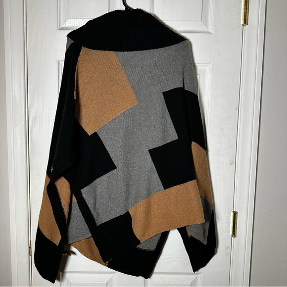 Lola Gray Knit Sweater - Picture 5 of 5